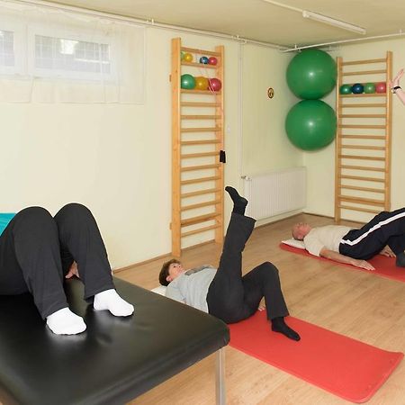 Borbanyai Rehabilitacios Haz Bed & Breakfast นีเรกฮาซา ภายนอก รูปภาพ